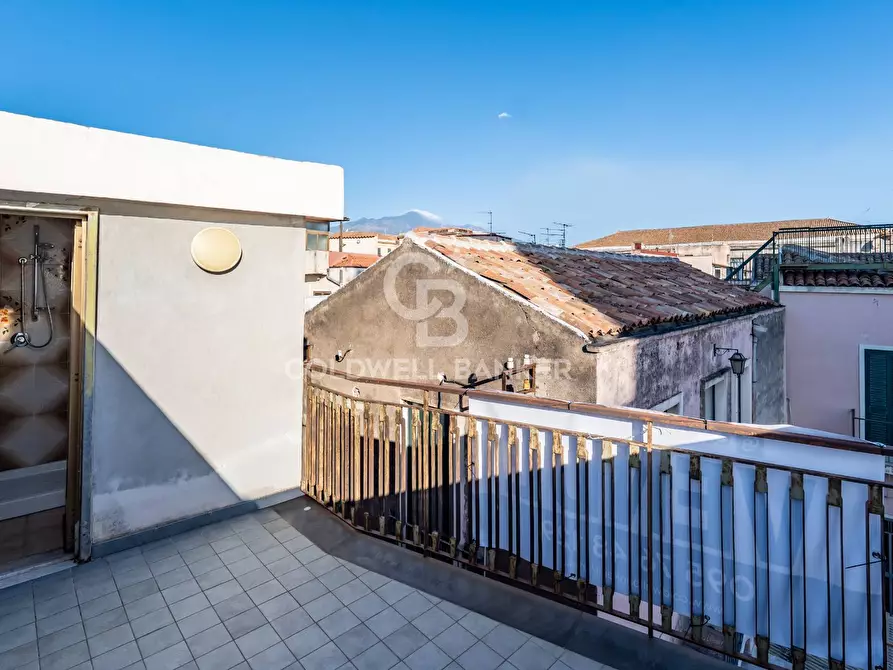 Immagine 28 di Palazzo in vendita  in Via Scaccianoce 49 a Acireale