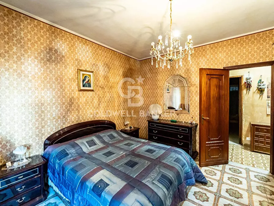 Immagine 39 di Palazzo in vendita  in Via Scaccianoce 49 a Acireale