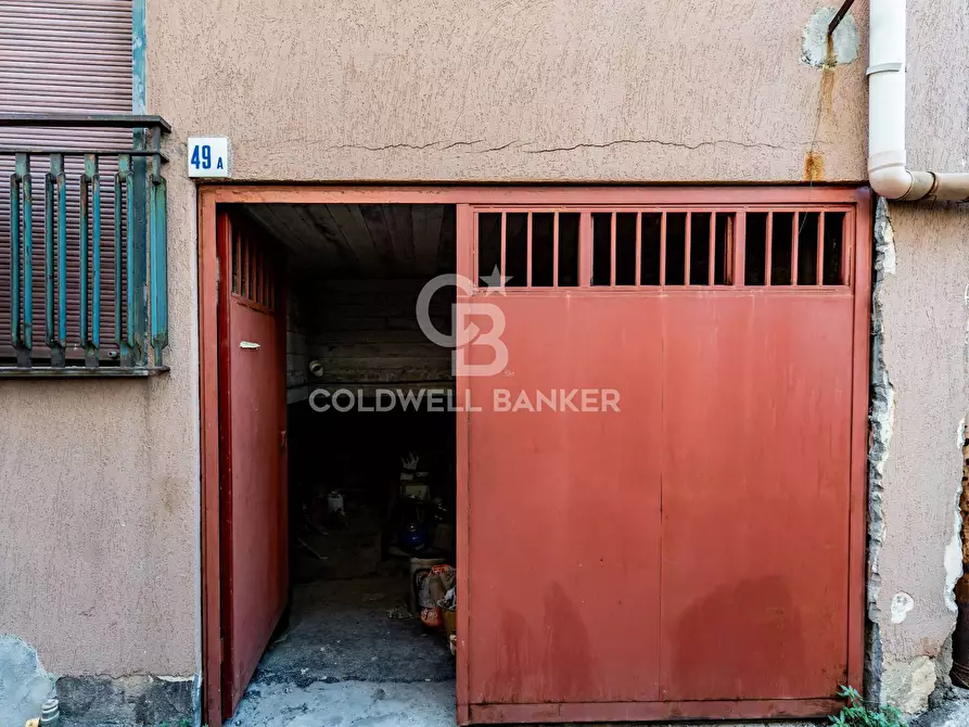 Immagine 42 di Palazzo in vendita  in Via Scaccianoce 49 a Acireale