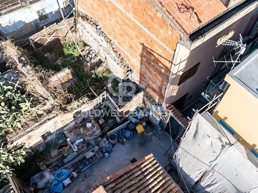 Immagine 44 di Palazzo in vendita  in Via Scaccianoce 49 a Acireale