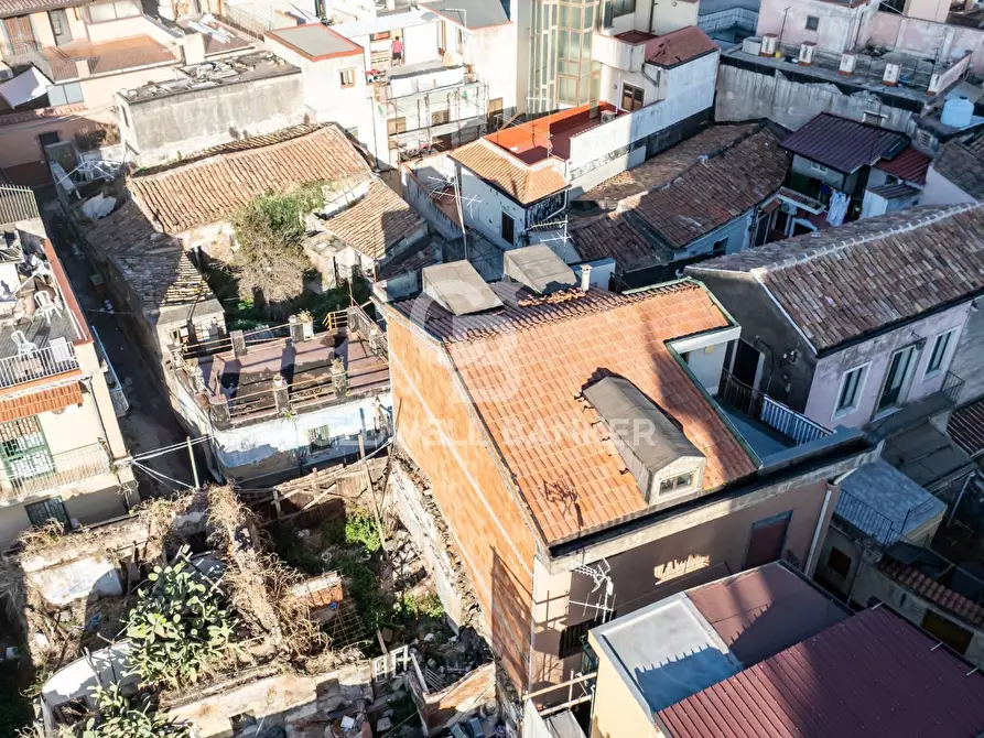 Immagine 46 di Palazzo in vendita  in Via Scaccianoce 49 a Acireale