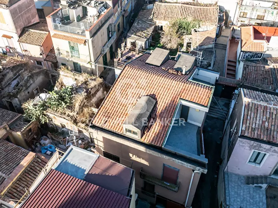 Immagine 47 di Palazzo in vendita  in Via Scaccianoce 49 a Acireale