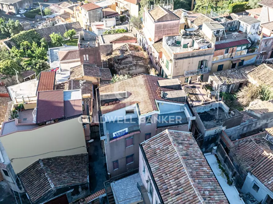 Immagine 49 di Palazzo in vendita  in Via Scaccianoce 49 a Acireale