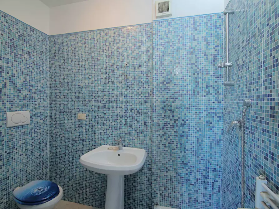 Immagine 17 di Appartamento in vendita  in Via Zanotti Bianco 15 a Roma