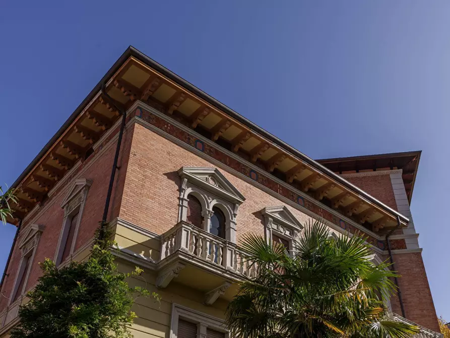 Immagine 3 di Villa in vendita  in Viale Luigi Chiavellati 16 a Foligno