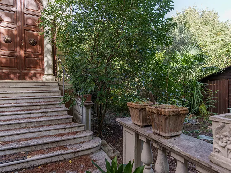 Immagine 6 di Villa in vendita  in Viale Luigi Chiavellati 16 a Foligno