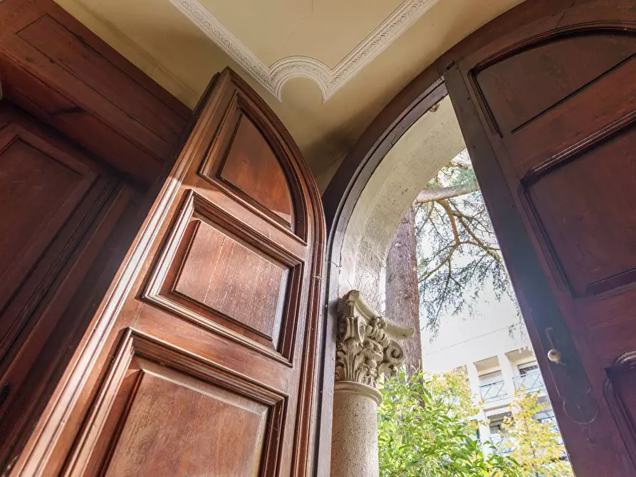 Immagine 12 di Villa in vendita  in Viale Luigi Chiavellati 16 a Foligno