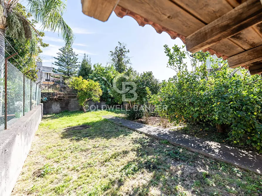 Immagine 8 di Appartamento in vendita  in via regina elena a Piedimonte Etneo