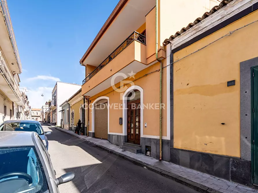 Immagine 1 di Appartamento in vendita  in via regina elena a Piedimonte Etneo