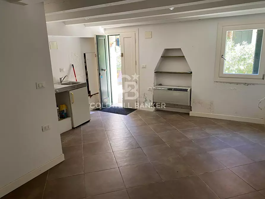 Immagine 1 di Magazzino in vendita  in Isola Della Giudecca a Venezia