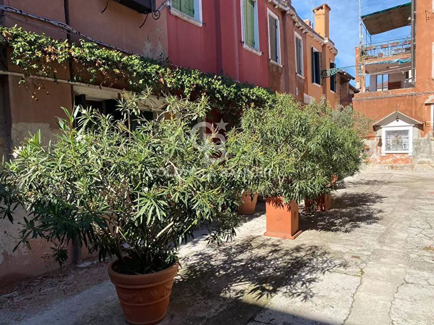 Immagine 10 di Magazzino in vendita  in Isola Della Giudecca a Venezia