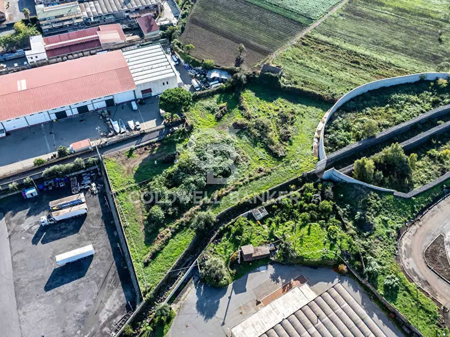 Immagine 4 di Locale commerciale in vendita  in Via Anzalone 16 a Acireale