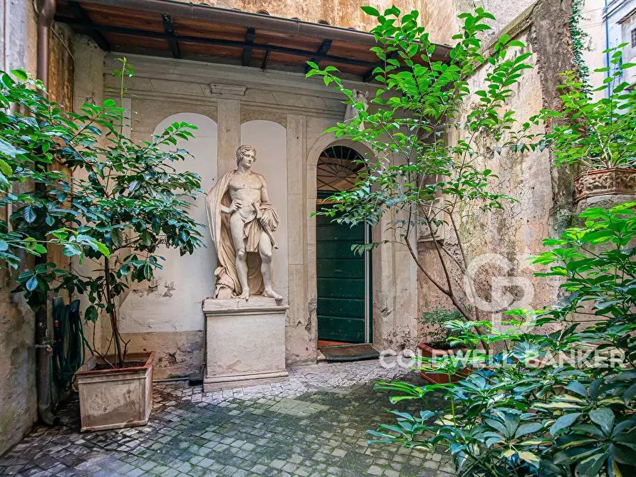 Immagine 1 di Appartamento in vendita  in Via Di Monte Giordano a Roma