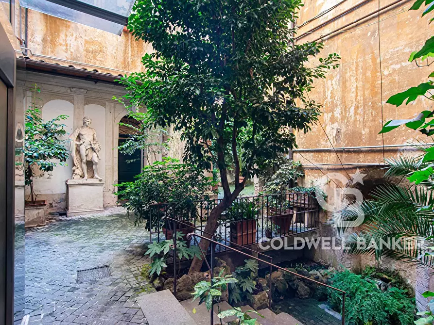 Immagine 3 di Appartamento in vendita  in Via Di Monte Giordano a Roma