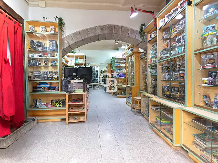 Immagine 2 di Locale commerciale in affitto  in Via Macel Gattesco a Viterbo