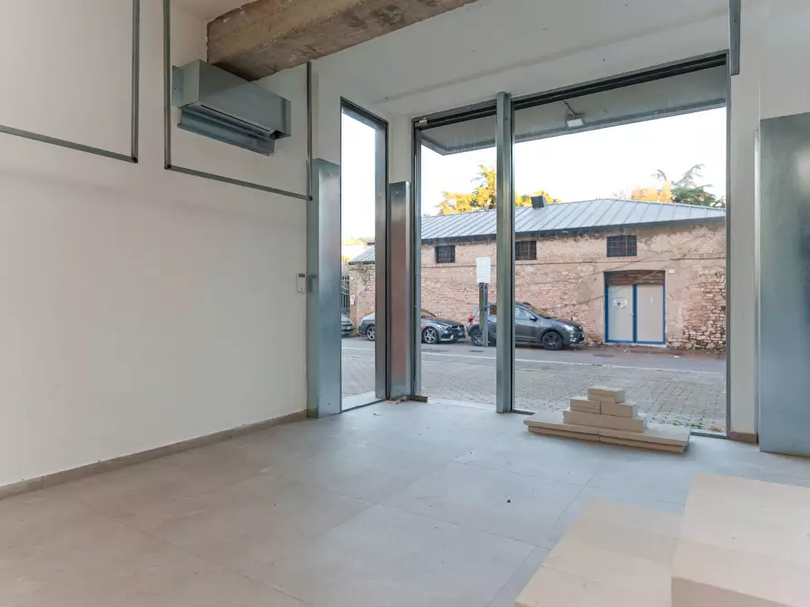 Immagine 4 di Locale commerciale in affitto  in Via Oberdan 63 a Foligno