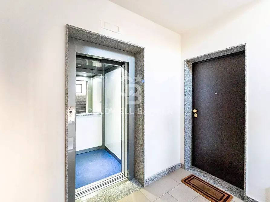 Immagine 19 di Appartamento in vendita  in Via Verga 6 a Acireale