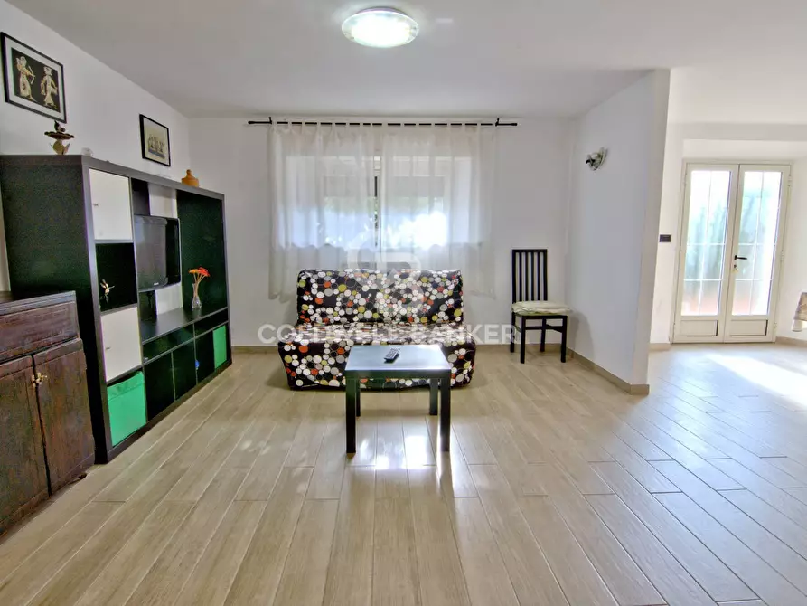 Immagine 2 di Appartamento in vendita  in Viale Giuseppe Pietri a Campo Nell'elba