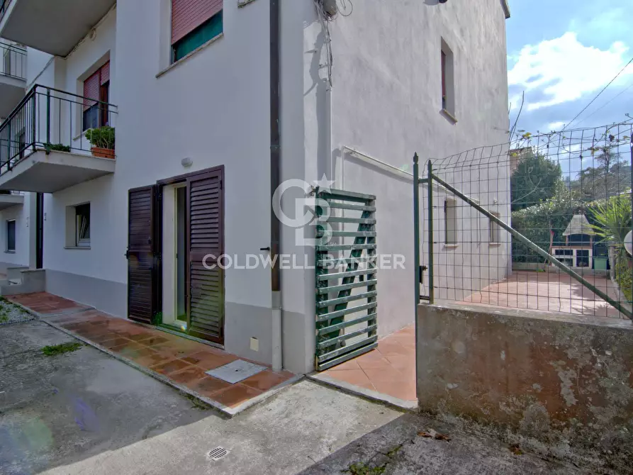 Immagine 18 di Appartamento in vendita  in Viale Giuseppe Pietri a Campo Nell'elba