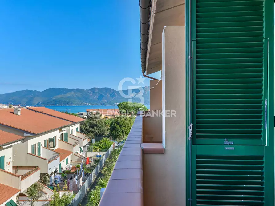 Immagine 2 di Villa in vendita  in Via del Brunello a Portoferraio