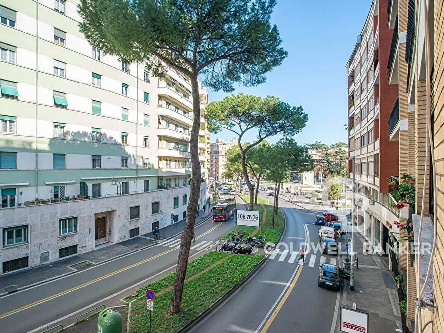 Immagine 11 di Appartamento in vendita  in Via Cattaro 28 a Roma