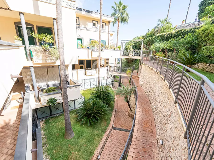 Immagine 29 di Appartamento in vendita  in viale San Pancrazio 46 a Taormina
