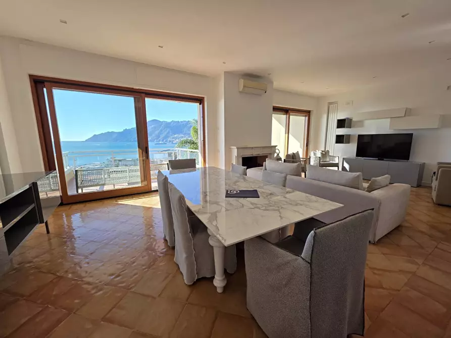 Immagine 26 di Casa semindipendente in affitto  in Viale Delle Ginestre 25 a Salerno