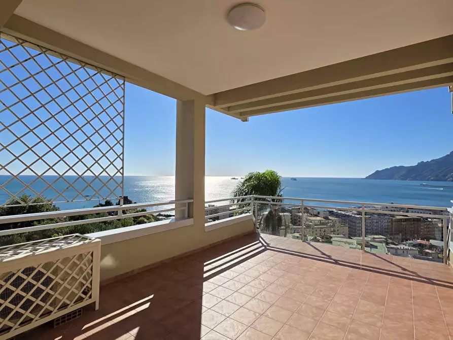 Immagine 28 di Casa semindipendente in affitto  in Viale Delle Ginestre 25 a Salerno