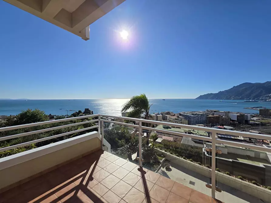 Immagine 29 di Casa semindipendente in affitto  in Viale Delle Ginestre 25 a Salerno