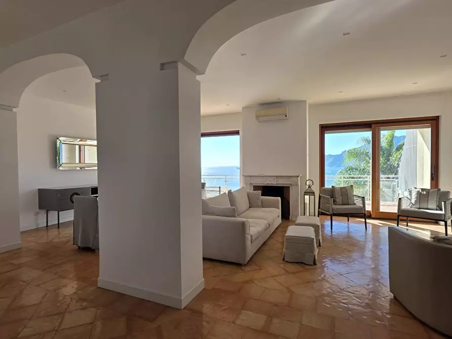 Immagine 31 di Casa semindipendente in affitto  in Viale Delle Ginestre 25 a Salerno