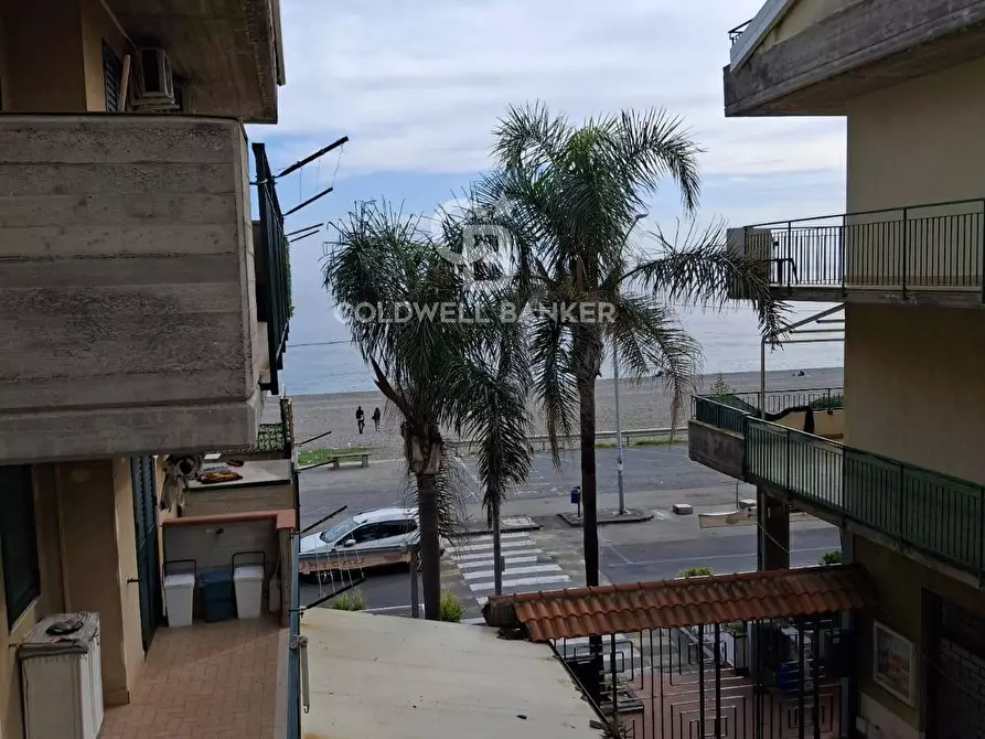 Immagine 3 di Appartamento in vendita  in Via Spiaggia 119 a Mascali