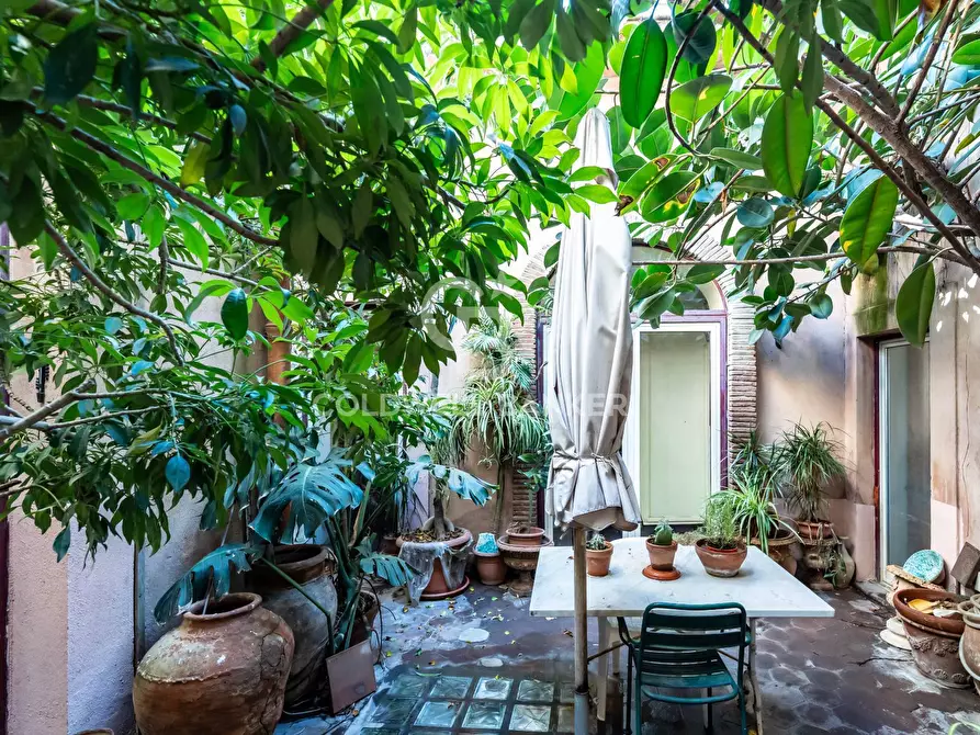 Immagine 3 di Rustico / casale in vendita  in Via Santa Barbara 67 a Catania