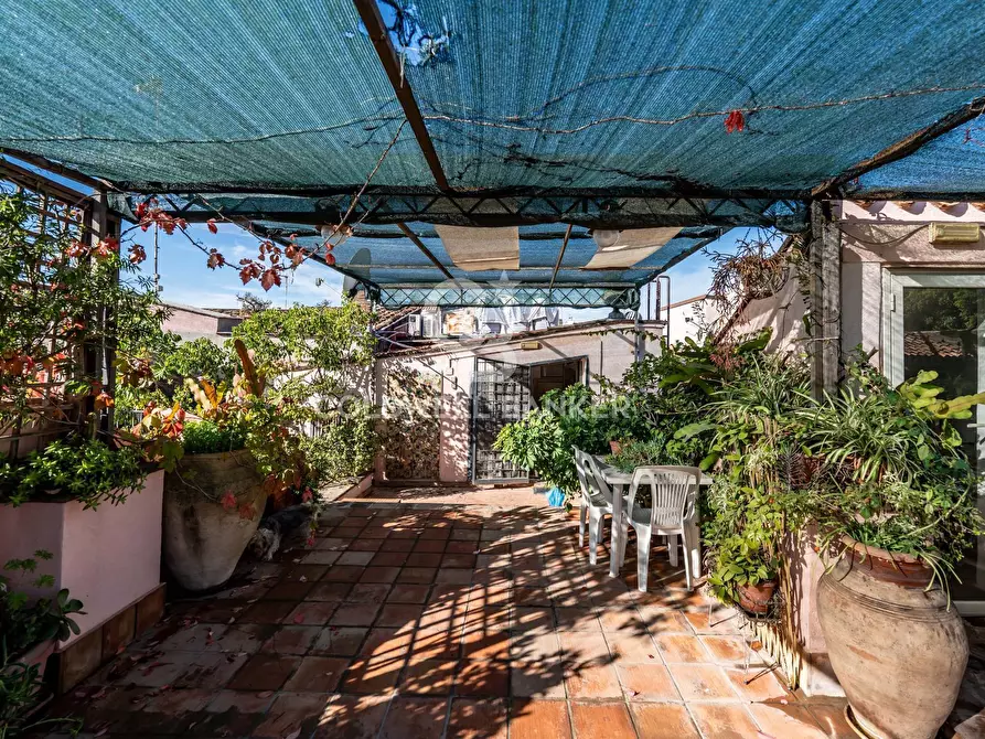 Immagine 8 di Rustico / casale in vendita  in Via Santa Barbara 67 a Catania