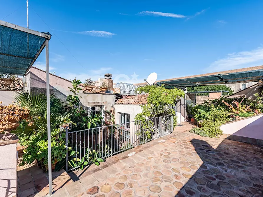 Immagine 11 di Rustico / casale in vendita  in Via Santa Barbara 67 a Catania