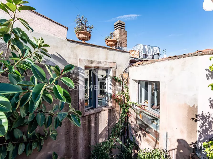 Immagine 13 di Rustico / casale in vendita  in Via Santa Barbara 67 a Catania