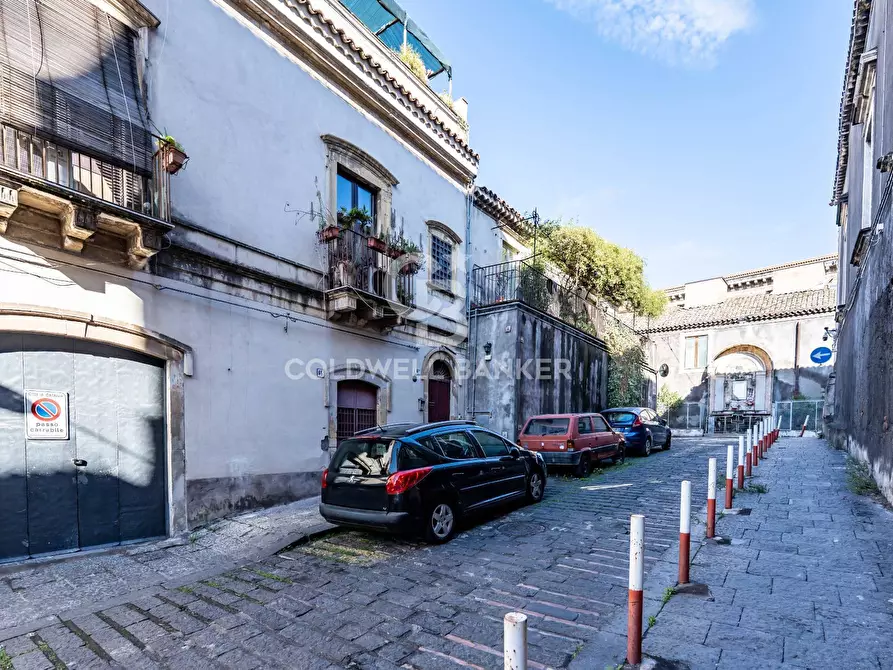 Immagine 16 di Rustico / casale in vendita  in Via Santa Barbara 67 a Catania