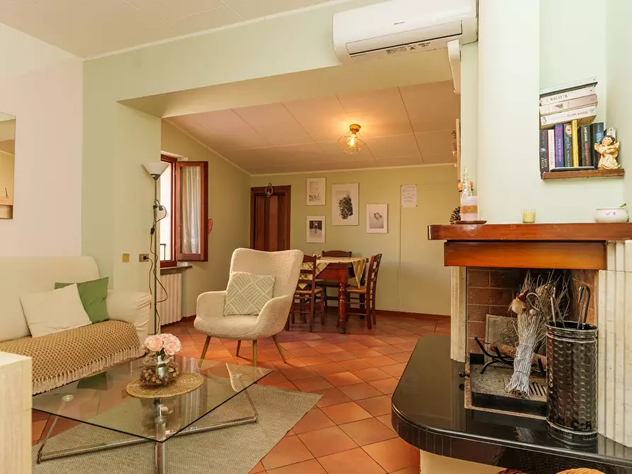 Immagine 3 di Appartamento in vendita  in Piazza Kennedy a Spello