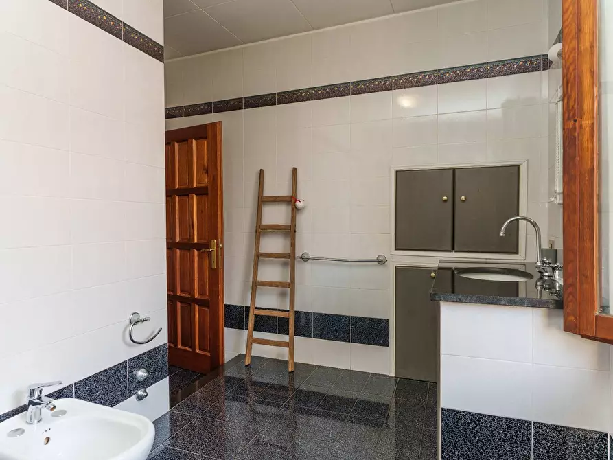 Immagine 20 di Appartamento in vendita  in Piazza Kennedy a Spello