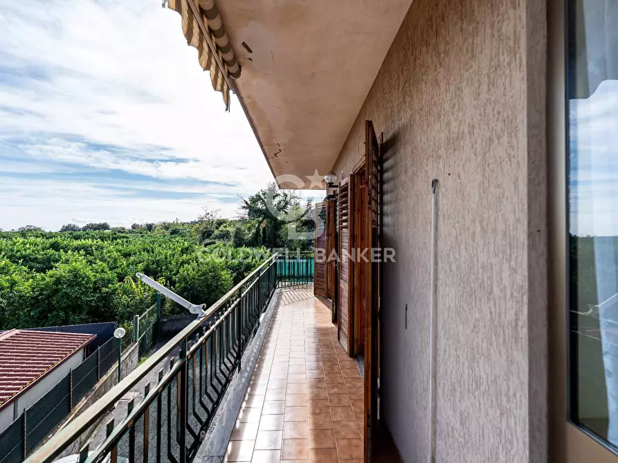 Immagine 2 di Appartamento in vendita  in Via Isnello 132 a Acireale