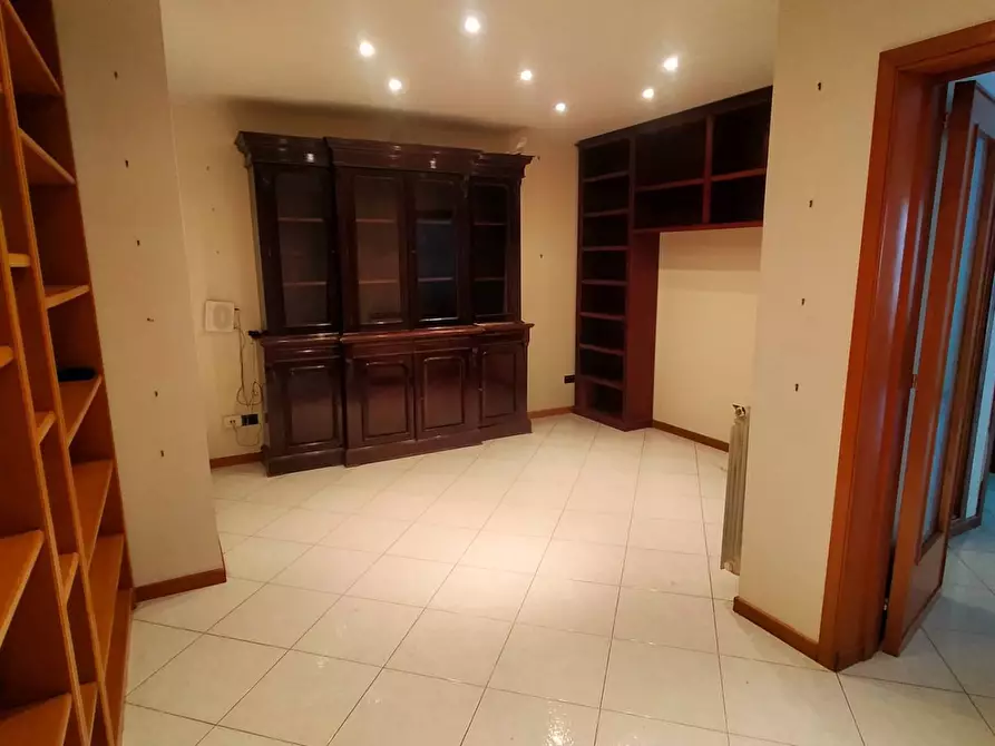 Immagine 10 di Appartamento in vendita  in VIA BRODOLINI a San Giorgio A Cremano