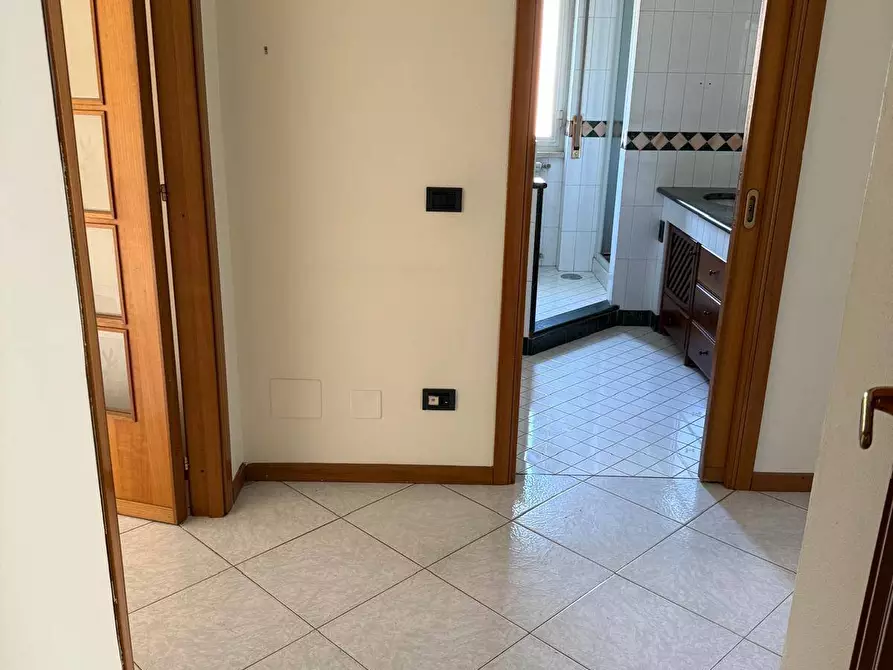 Immagine 17 di Appartamento in vendita  in VIA BRODOLINI a San Giorgio A Cremano