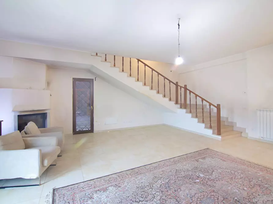 Immagine 3 di Villa in vendita  in via Montagnano 232 a Albano Laziale