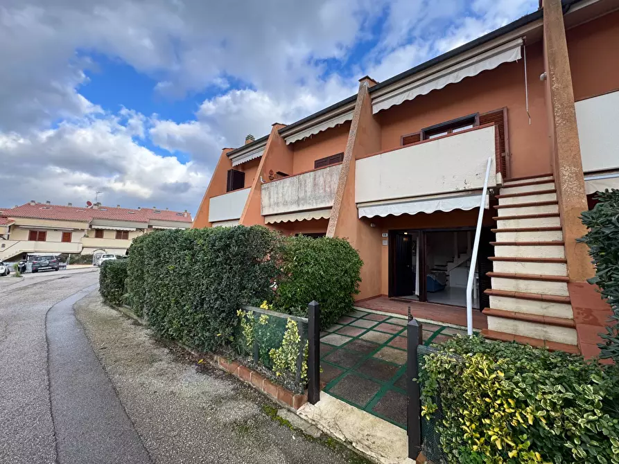 Immagine 2 di Villetta a schiera in vendita  in via Casina 16 a Porto Azzurro