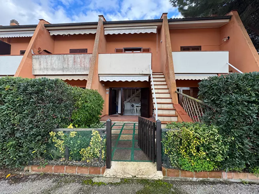 Immagine 1 di Villetta a schiera in vendita  in via Casina 16 a Porto Azzurro