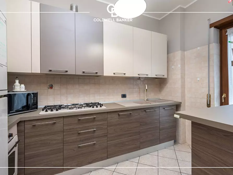 Immagine 5 di Appartamento in vendita  in Via J. F. Kennedy 2 a Ciampino