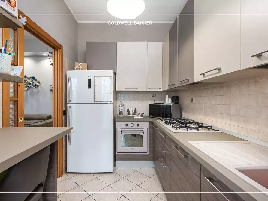 Immagine 6 di Appartamento in vendita  in Via J. F. Kennedy 2 a Ciampino