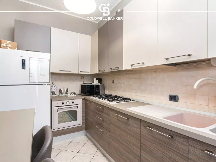 Immagine 7 di Appartamento in vendita  in Via J. F. Kennedy 2 a Ciampino