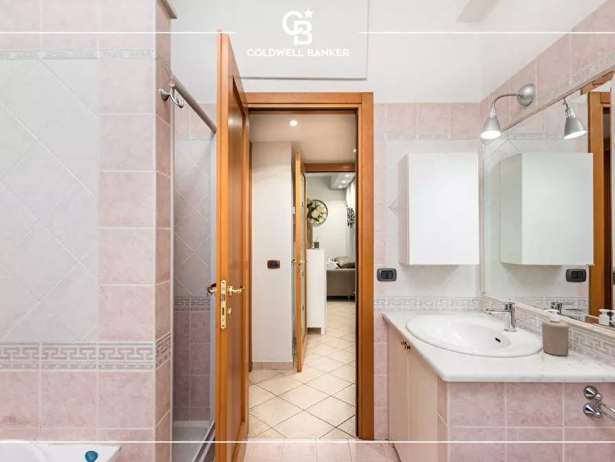 Immagine 16 di Appartamento in vendita  in Via J. F. Kennedy 2 a Ciampino