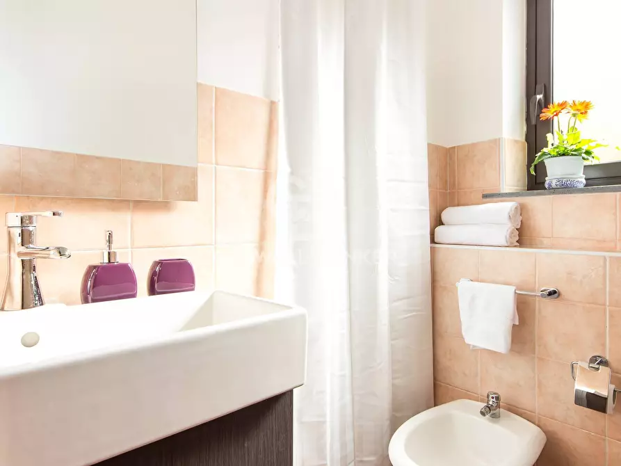 Immagine 24 di Casa indipendente in vendita  in via conte ruggero 125 a Gravina Di Catania