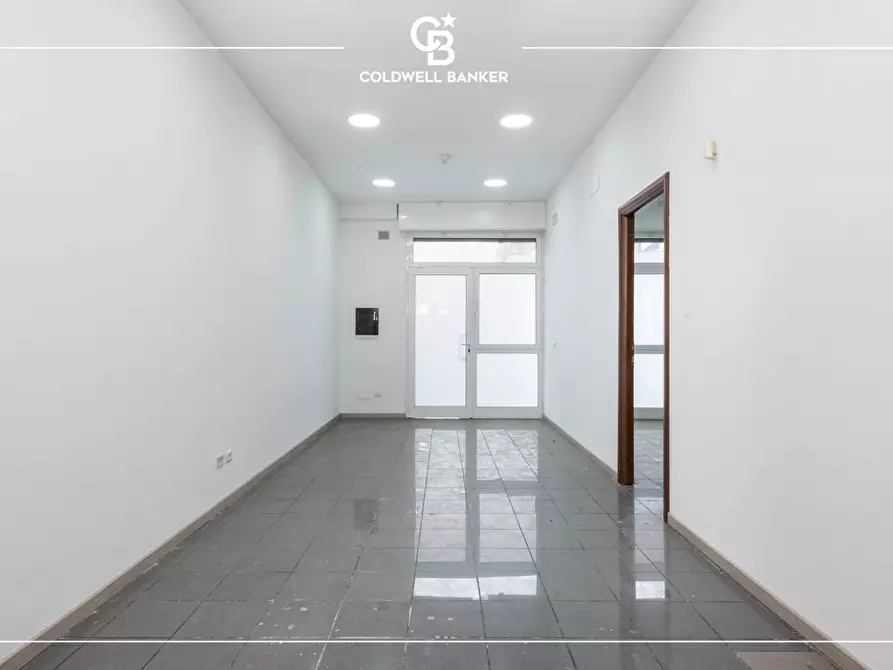 Immagine 4 di Locale commerciale in affitto  in Via Carlo Pirzio Biroli 115 a Ciampino